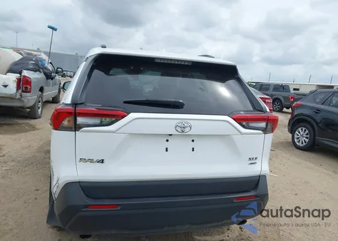 2022 Toyota Rav4 Xle z USA, uszkodzony, nr VIN 2T3P1RFV6NC268137